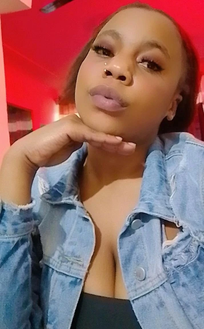 Glory – Tanzanian escort in Noida — 3 / 4