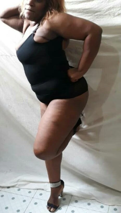 Patricia – Ivorian escort in Abidjan — 3 / 4