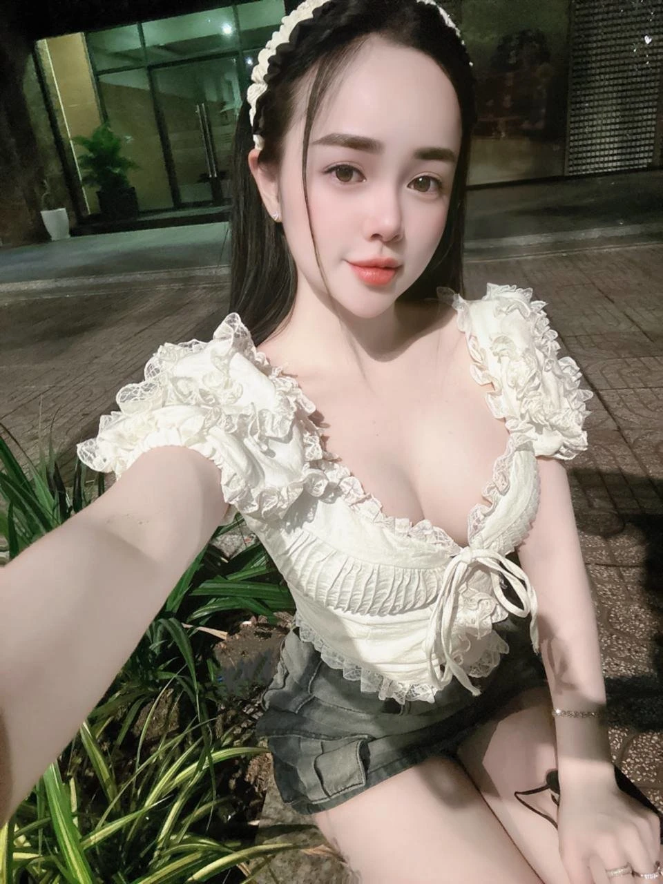 em bé – Vietnamese escort in Ho Chi Minh City — 9 / 19