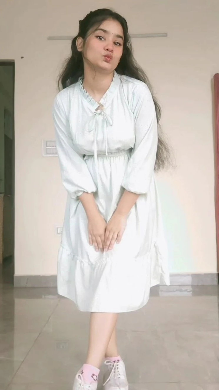 Shanaya – Indian escort in New Delhi — 4 / 5