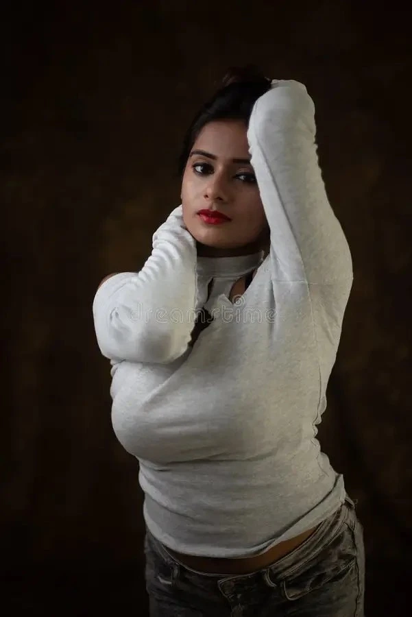 Ravya – Indian escort in Surat — 3 / 5