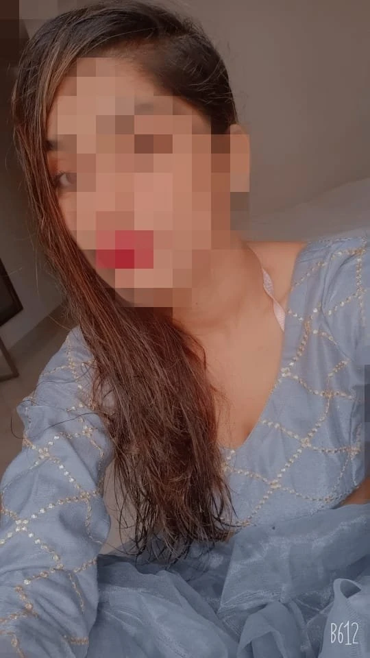 Meet & Cam Session Independent – Indian escort in Pune — 4 / 5