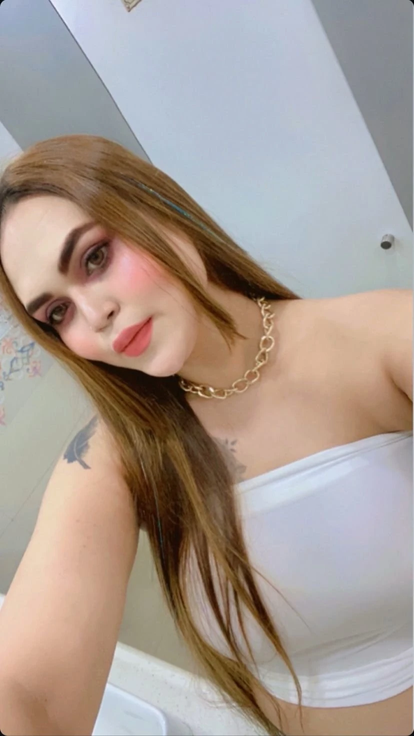 Aisha🦋çám🟢 – Indian escort in Kolkata — 17 / 18
