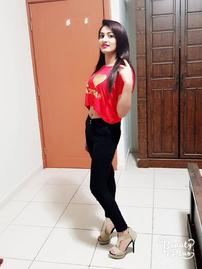 Mansi Singh – Indian escort in Navi Mumbai — 3 / 5