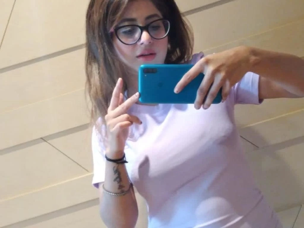 Manisha High Class Luxury Genuine Escort – Indian escort in Mumbai — 2 / 3