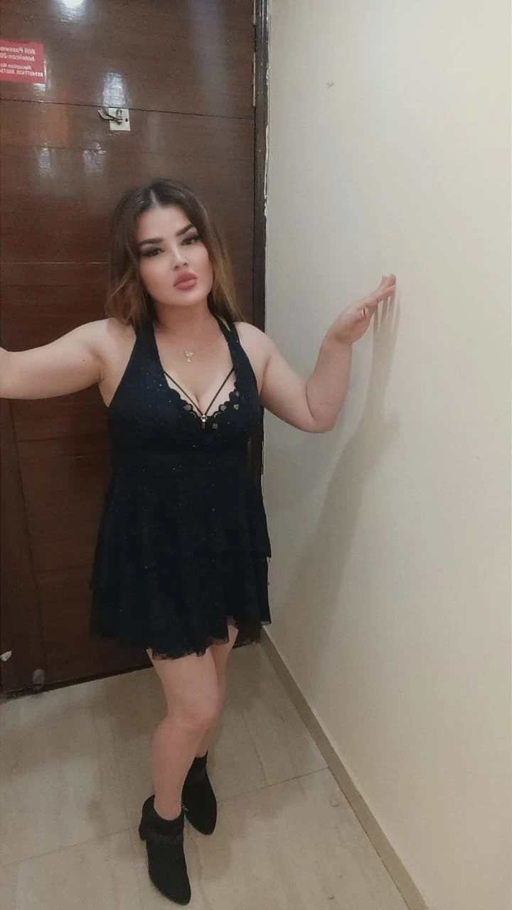Sabrina Russian Aerocity – American escort in New Delhi — 5 / 6
