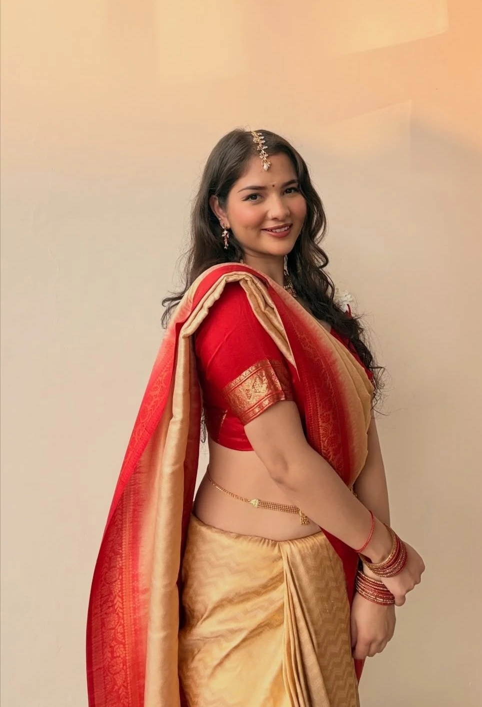 Kavya – Indian escort in Mumbai — 4 / 5