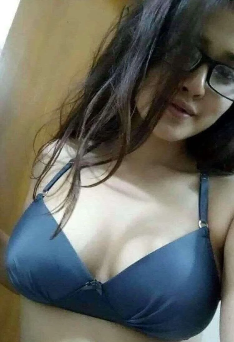Hania Malik – Pakistani escort in Islamabad — 2 / 4