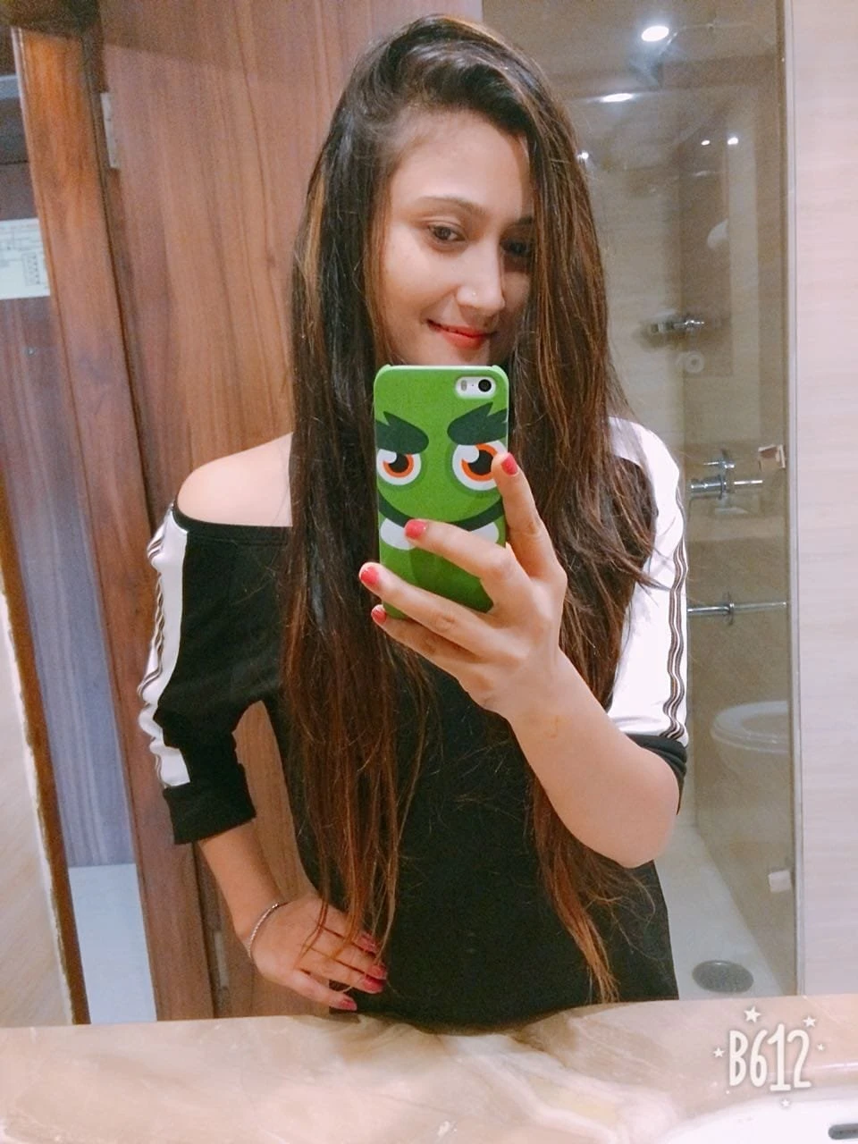 Jiya Singh – Indian escort in Mumbai — 2 / 3