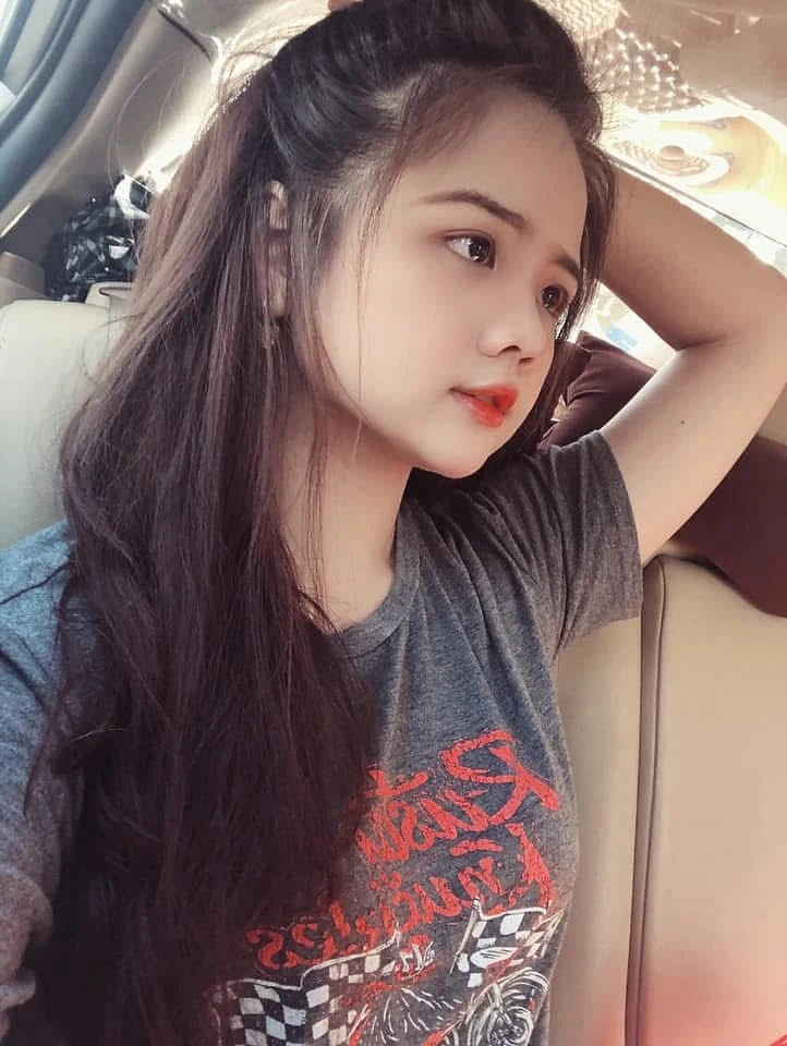 Elly – Filipino escort in Ho Chi Minh City — 10 / 20