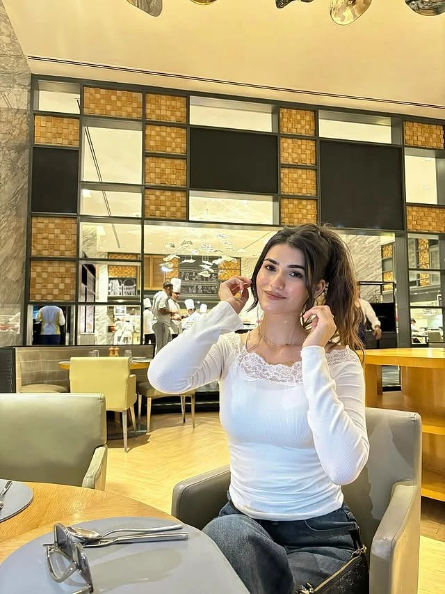 Ananya – Indian escort in Hyderabad — 4 / 5