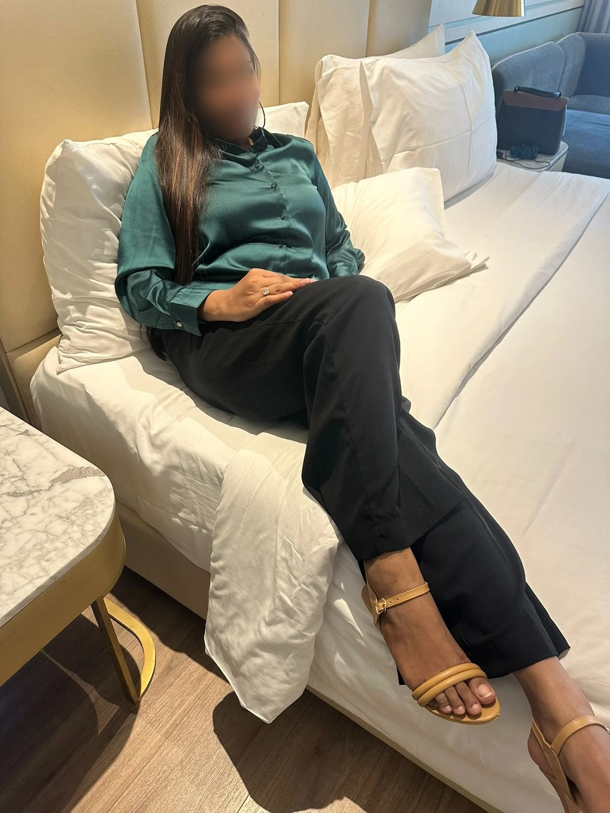 Queen Zoya Real Meet & Camshow – Indian escort in Mumbai — 5 / 10