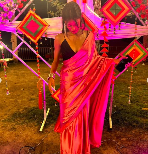 Disha for Cam & Real Independent – Indian escort in Mumbai — 1 / 6