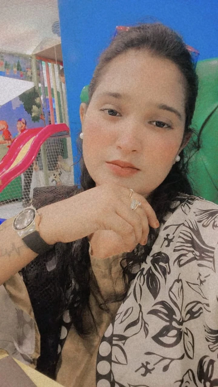 Laila Khan – Pakistani masseuse in Lahore — 3 / 4