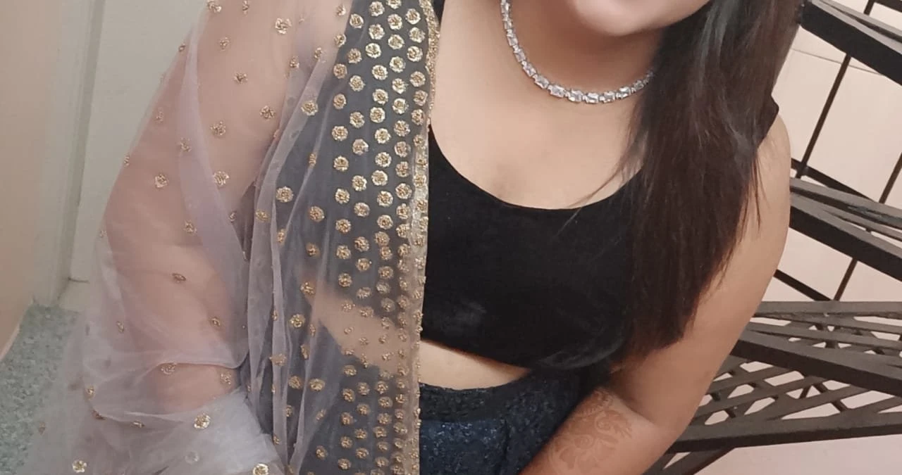 Priya Gowda – Indian escort in Bangalore — 4 / 5