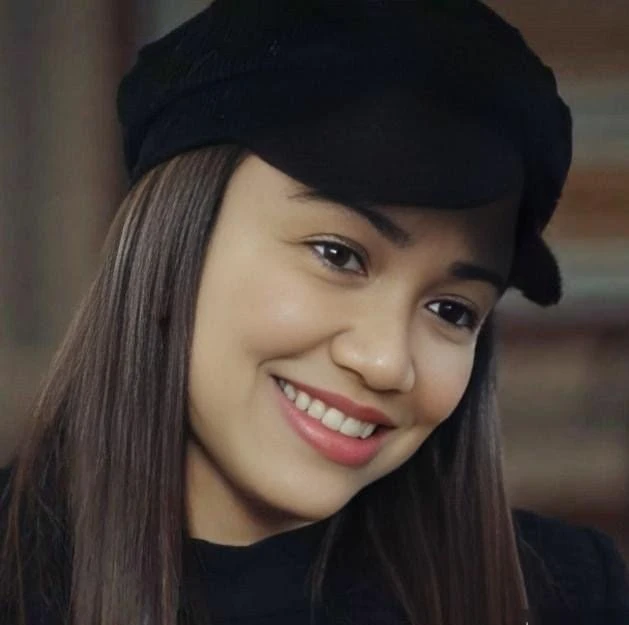 Aurora – Filipino escort in Maldives — 1 / 8
