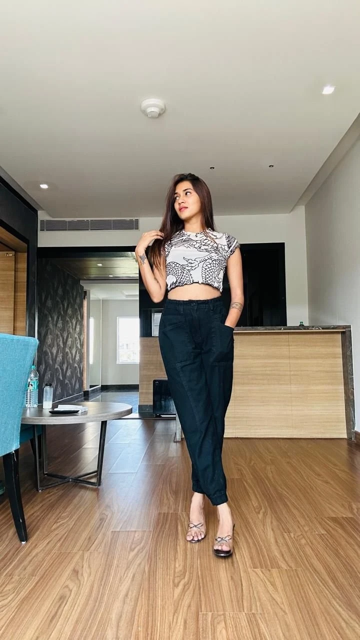 Jenni – Indian escort in New Delhi — 2 / 3