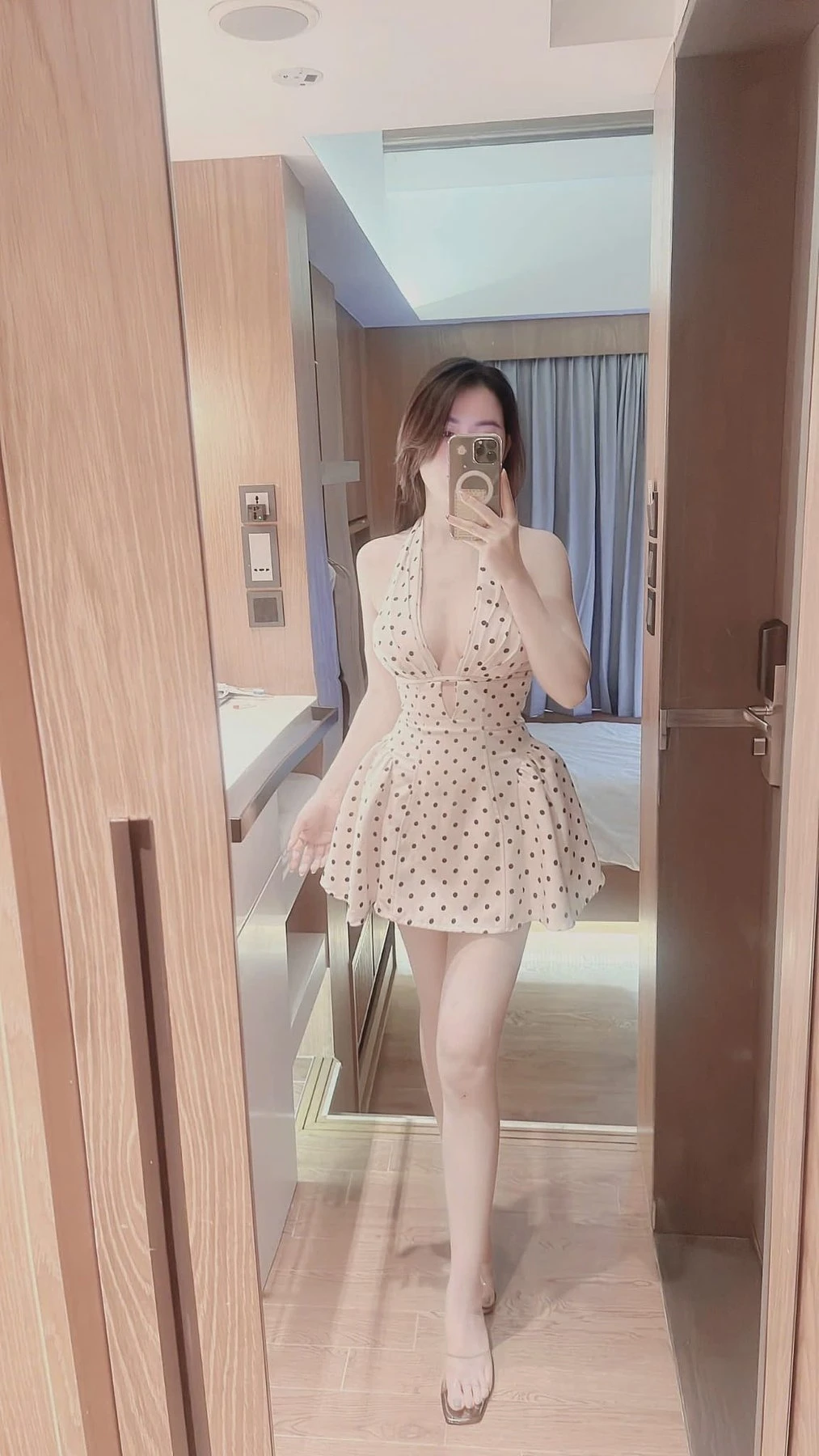 Anna Ly – Thai adult performer in Budva — 6 / 7