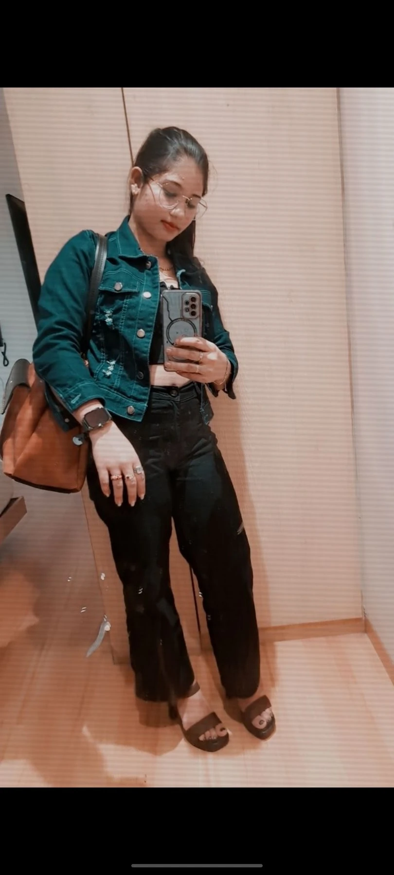 Kajal Singh – Indian escort in Mumbai — 5 / 6