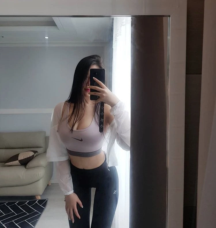 Hana Independent – South Korean escort in Seoul — 2 / 5