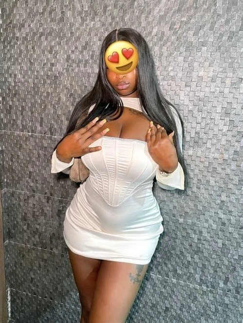 Naomi – Ghanaian escort in Lomé — 4 / 5