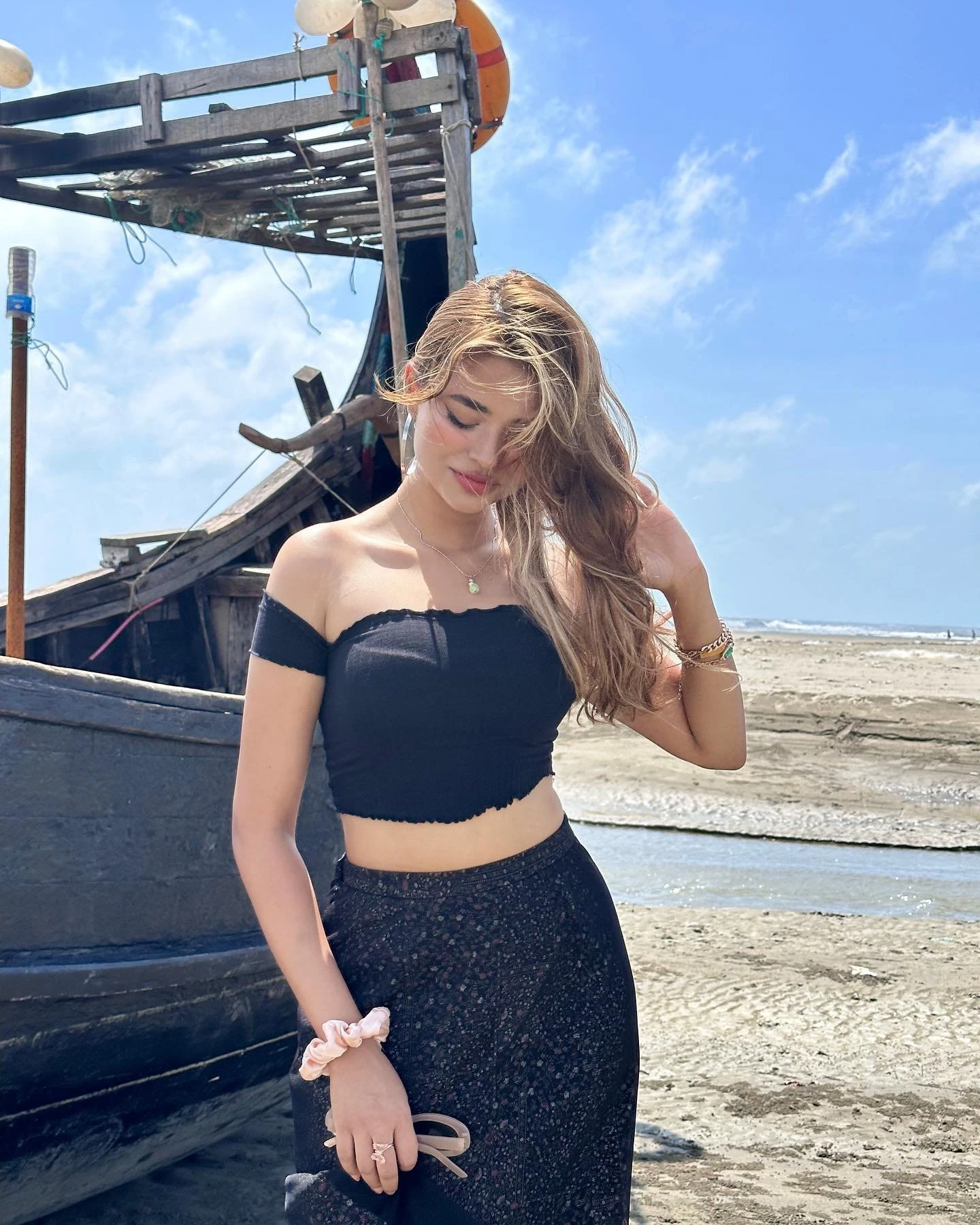 Sakshi Pandey – Indian escort in Manali — 5 / 8