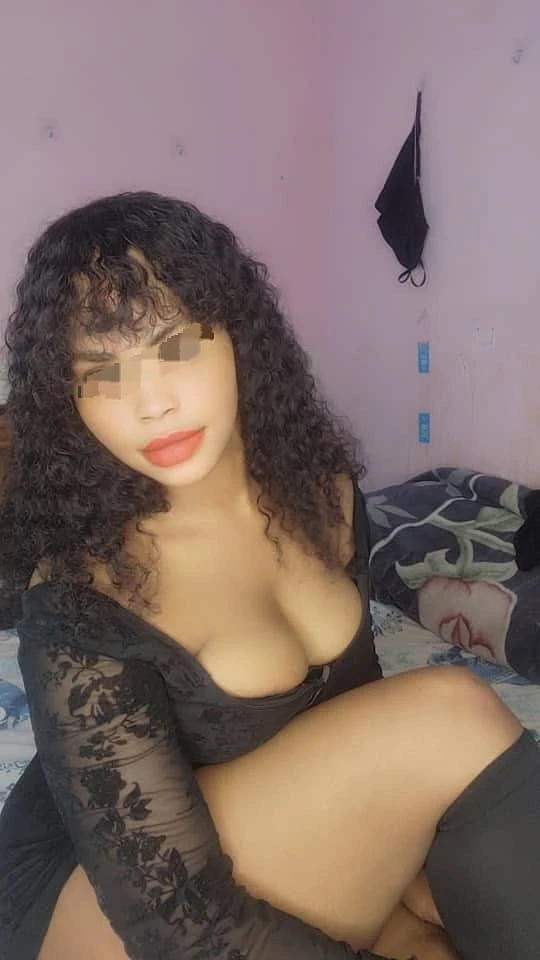 Ciara, Available Now 🟢 – South African escort in New Delhi — 3 / 8