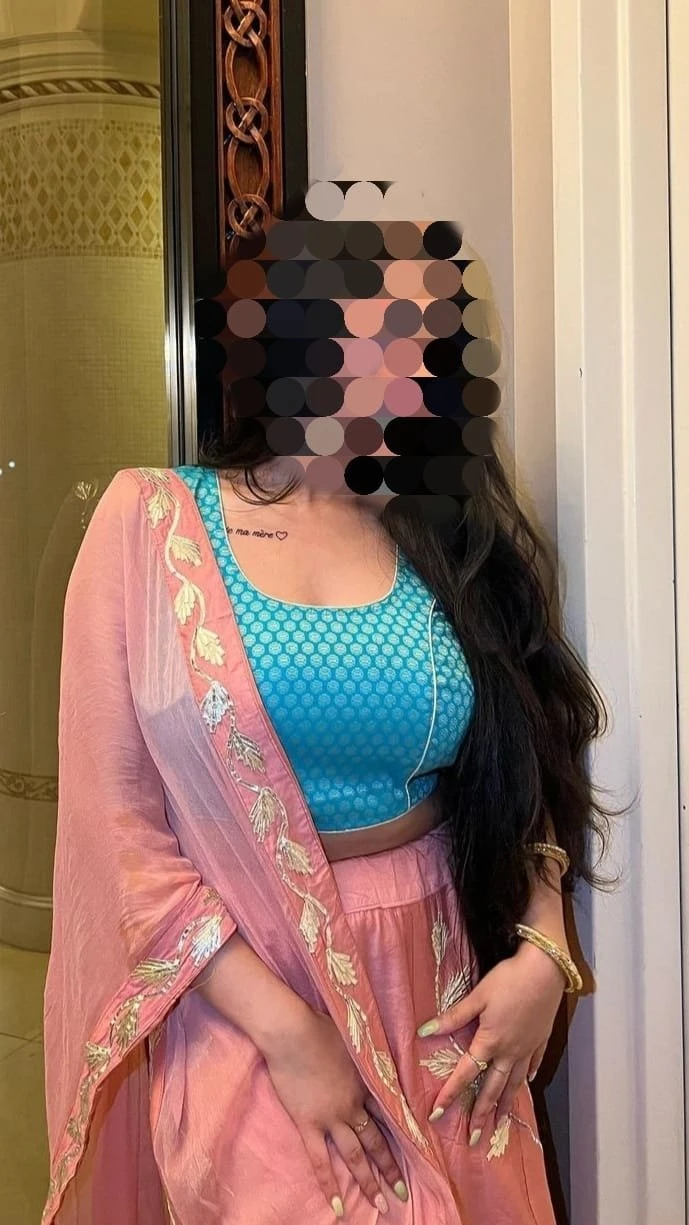 Ashwini G on Cam and Occasional Meetups – Indian adult performer in Mumbai — 6 / 9