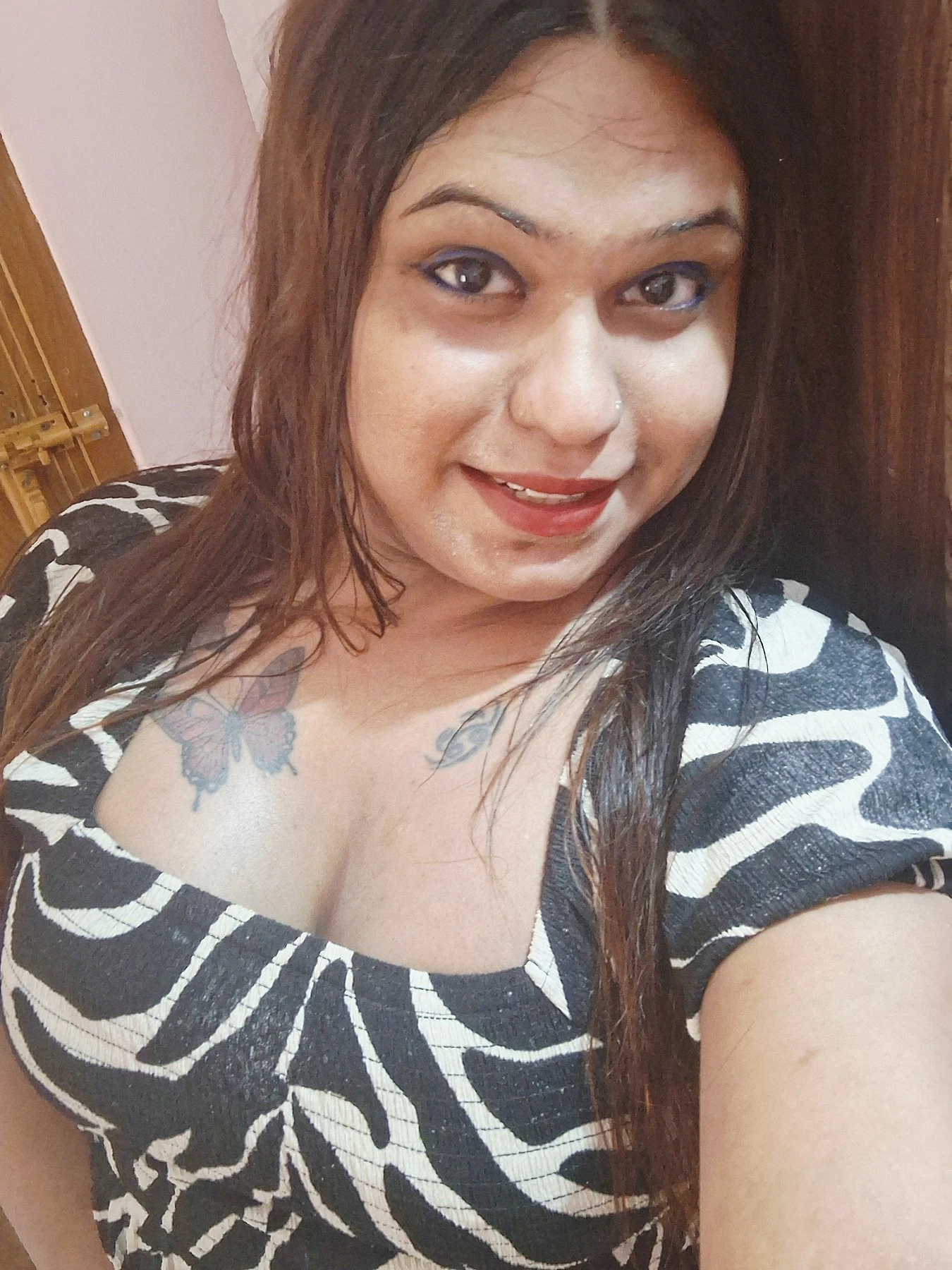 Rosy – Indian escort in Kolkata — 21 / 22