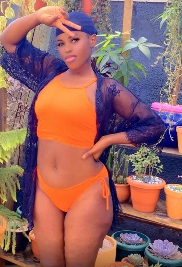 Sandra – South African escort in Surat — 2 / 3