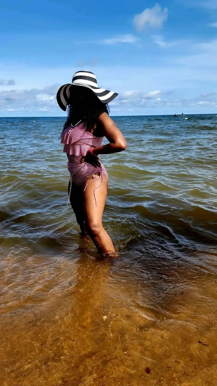 Sweet Mummy – Ugandan escort in Kampala — 3 / 4