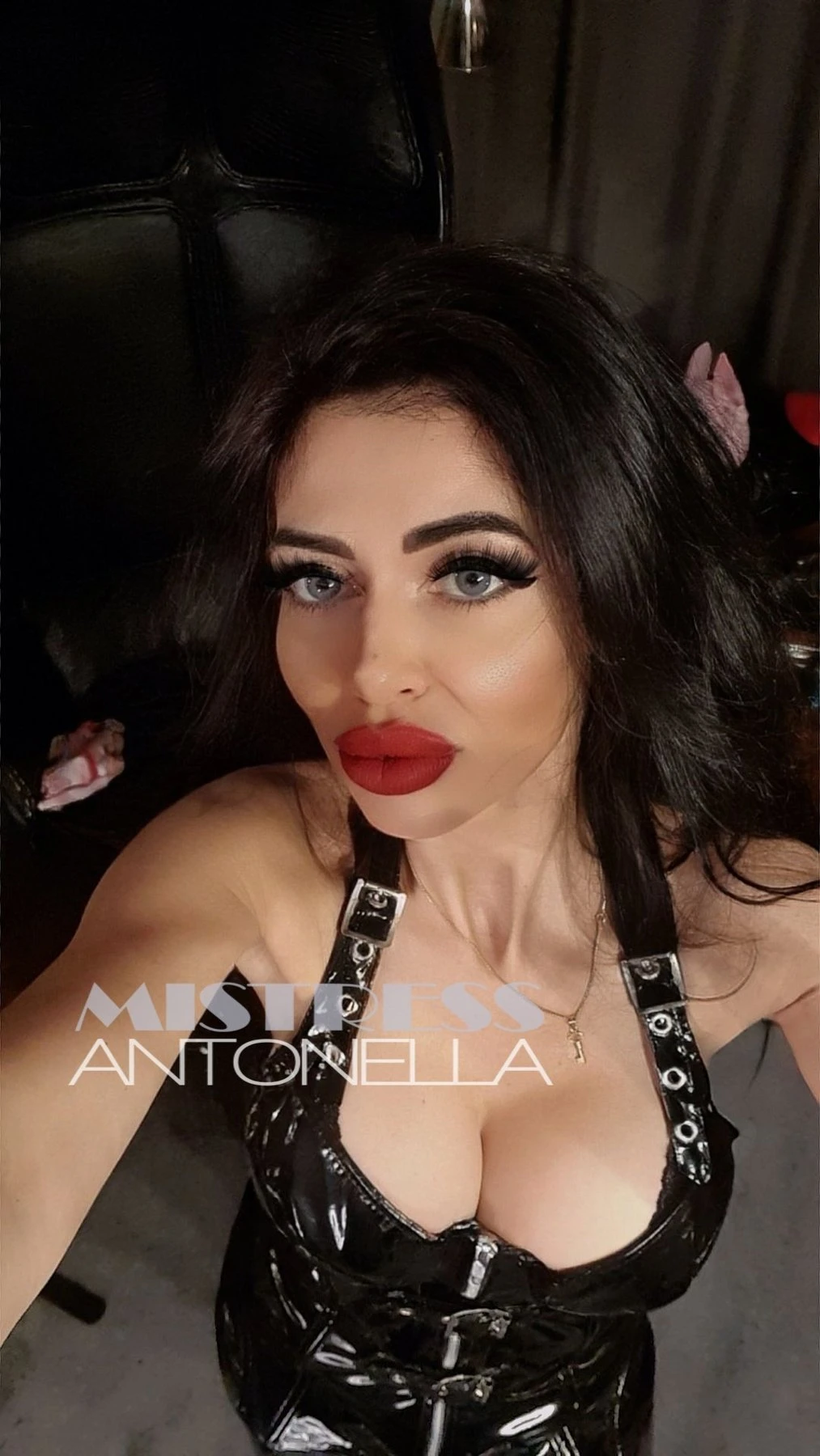 Mistress Antonella – Romanian dominatrix in Bucharest — 23 / 31