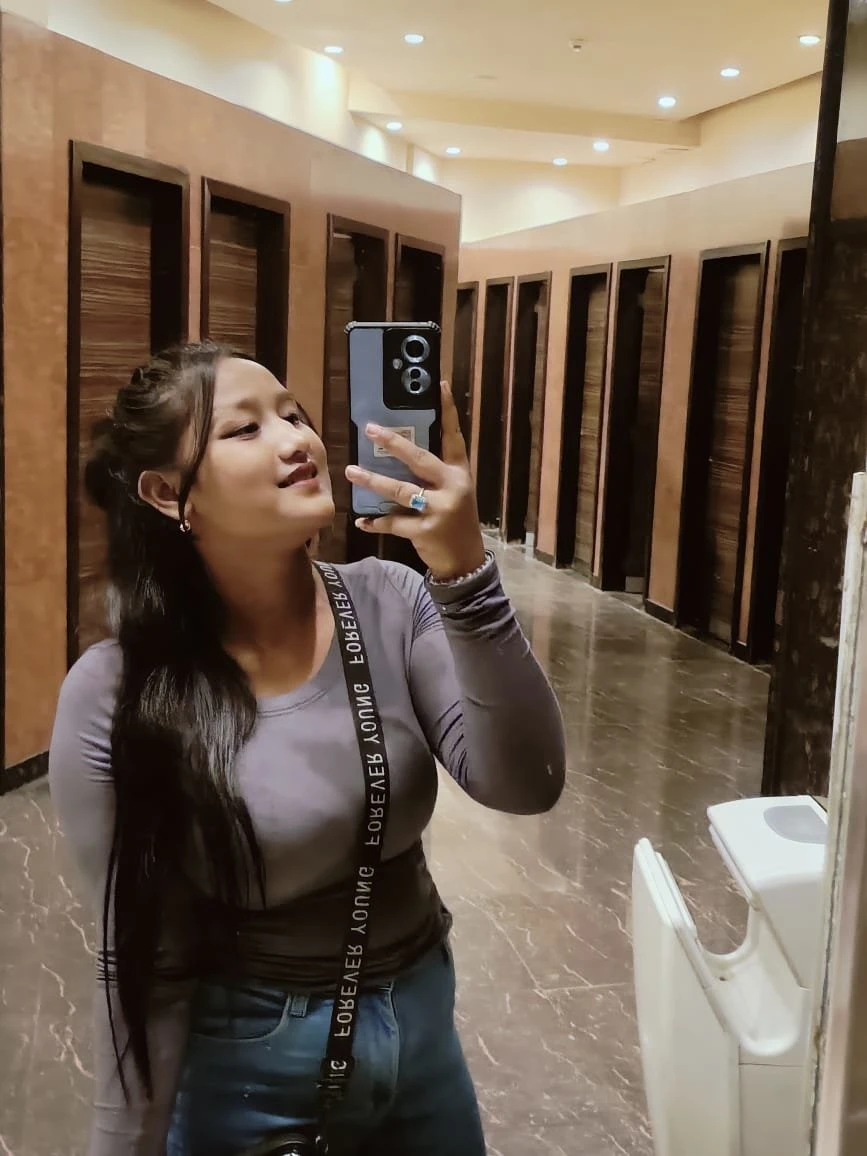 Tanu Sharma Real Meet & Com Show – Indian escort in Mumbai — 2 / 4