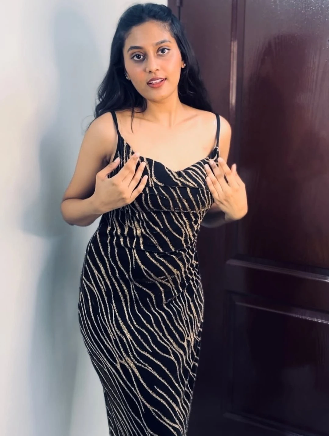 Vaishali – Sri Lankan escort in Colombo — 2 / 4