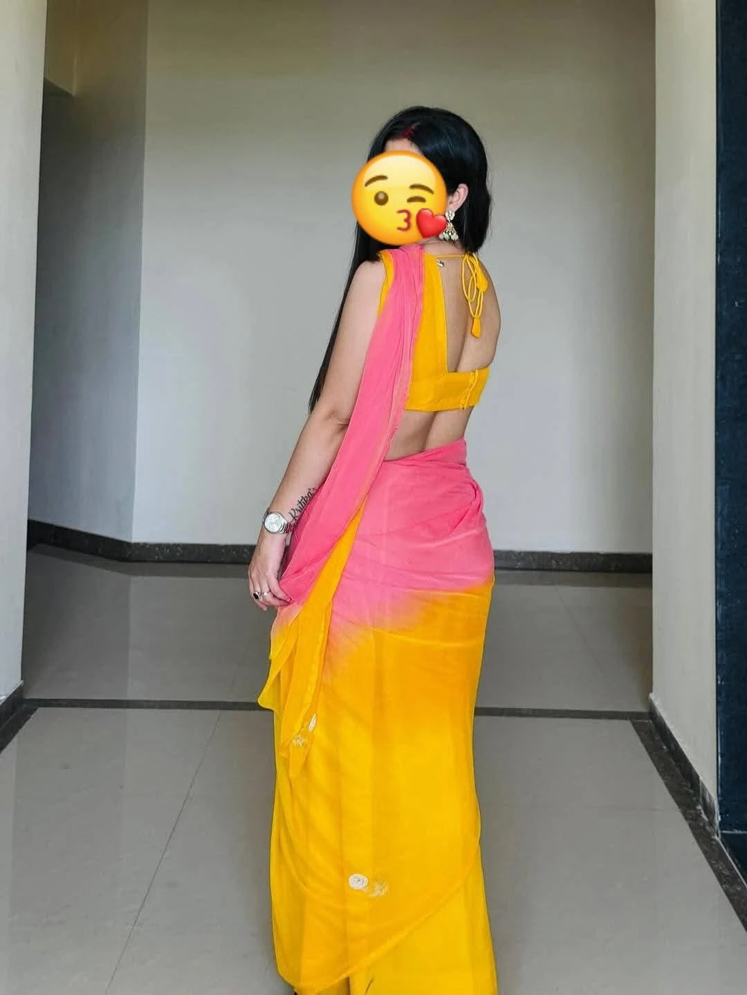 SUNAINA CAM QUEEN /MEET BIG BOOBS – Indian escort in New Delhi — 18 / 22