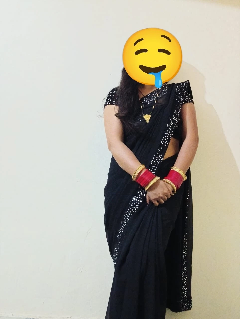 Anita cam show sex chat – Indian escort in New Delhi — 1 / 3
