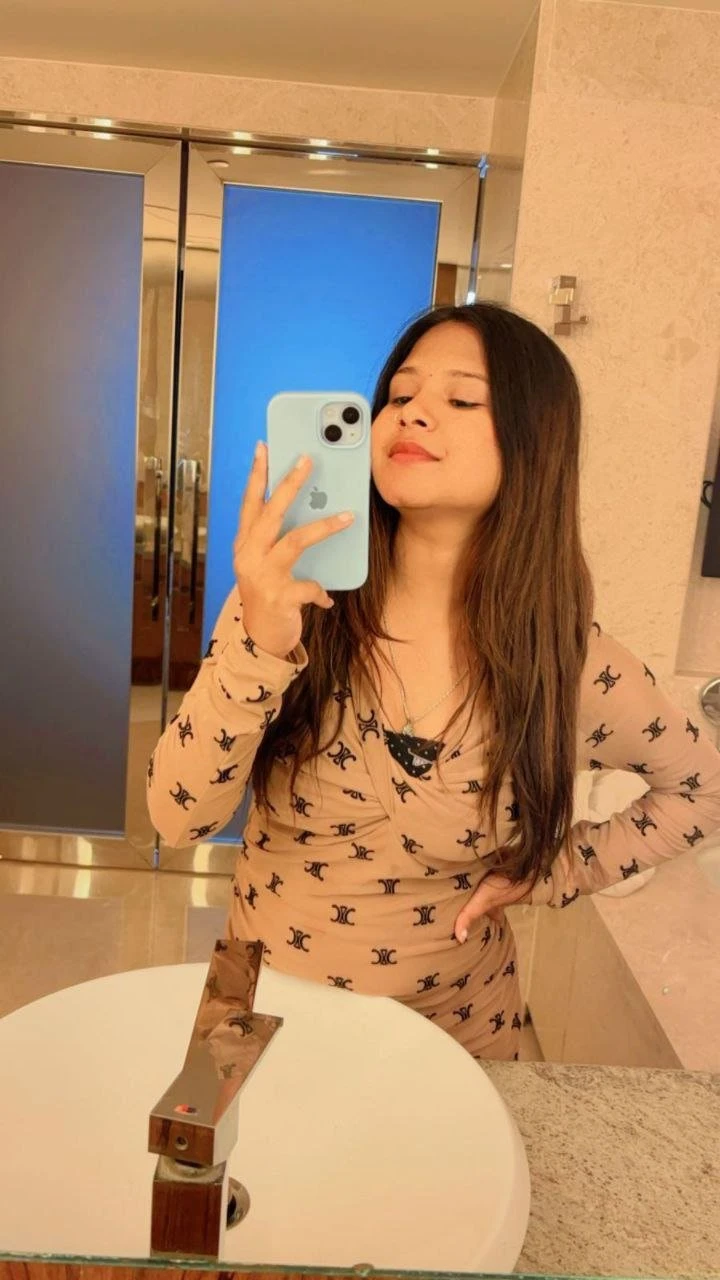 Preeti Roy – Indian escort in Surat — 1 / 3