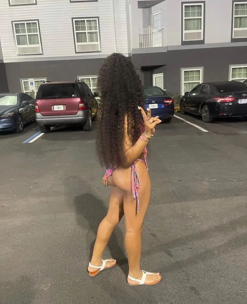 Britney – Ugandan escort in Casablanca — 3 / 4