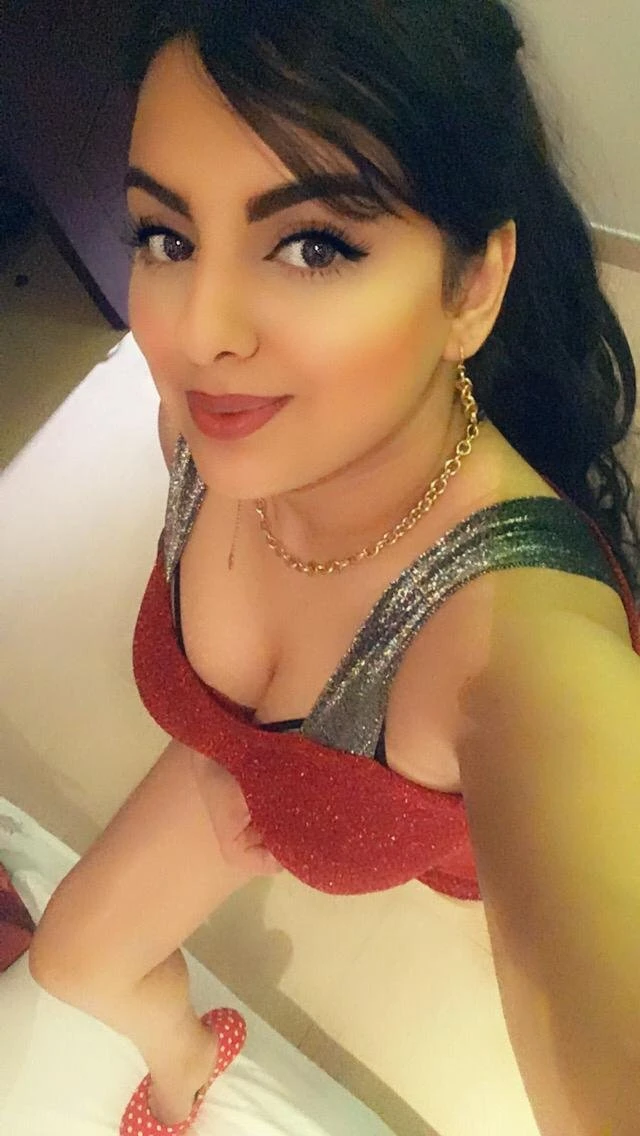 FOREIGHNER – escort in New Delhi — 4 / 5