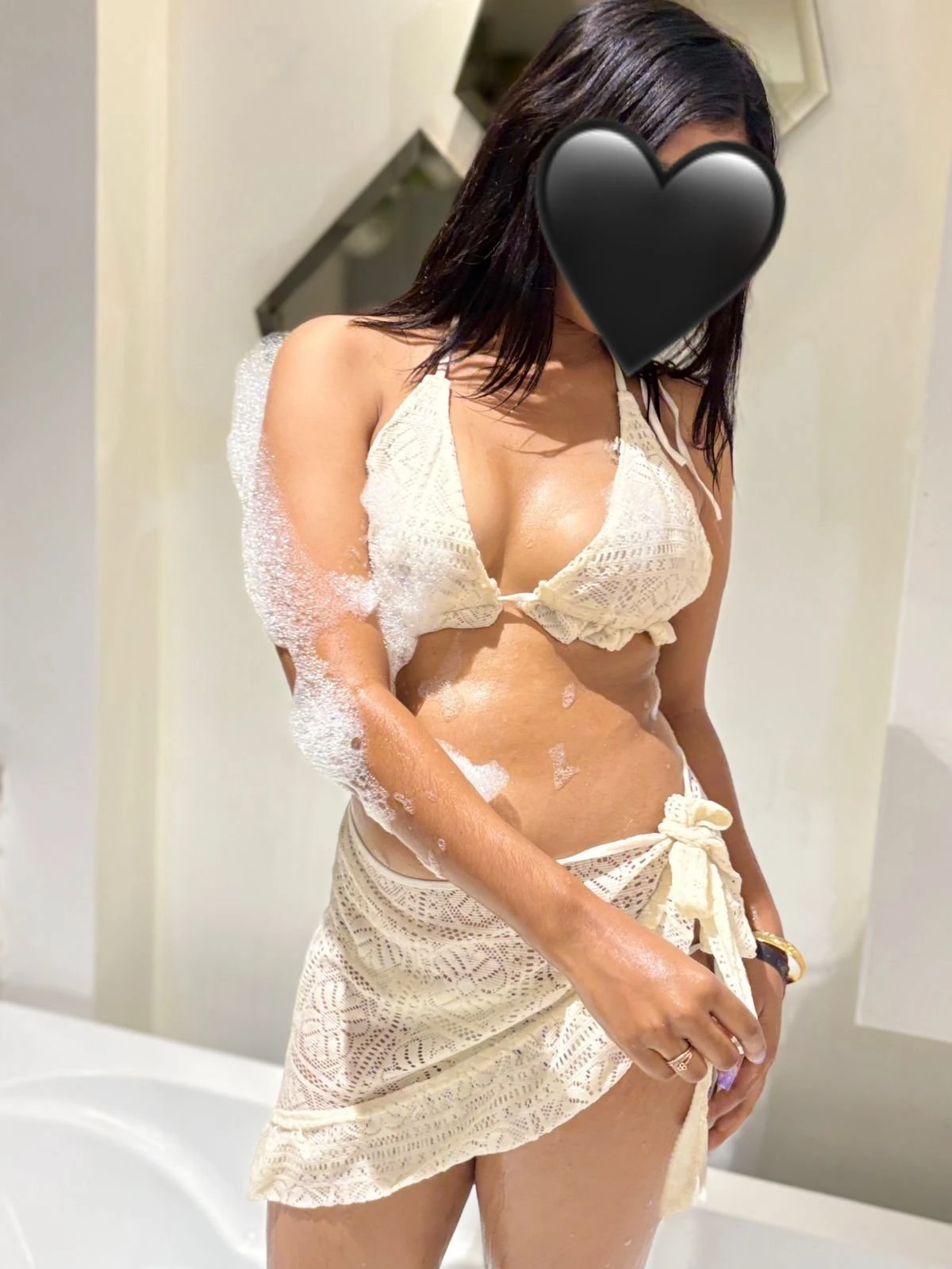 Sexy girl – Indian escort in New Delhi — 2 / 28