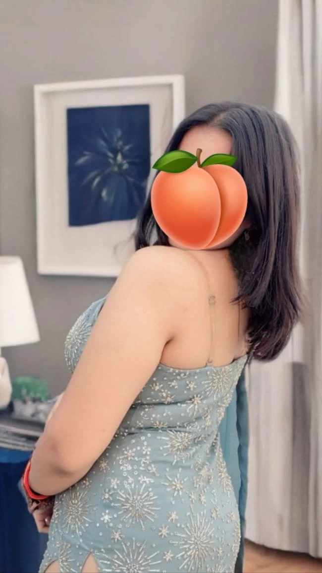 Disha Cam And Real Meet – Indian escort in Noida — 2 / 12