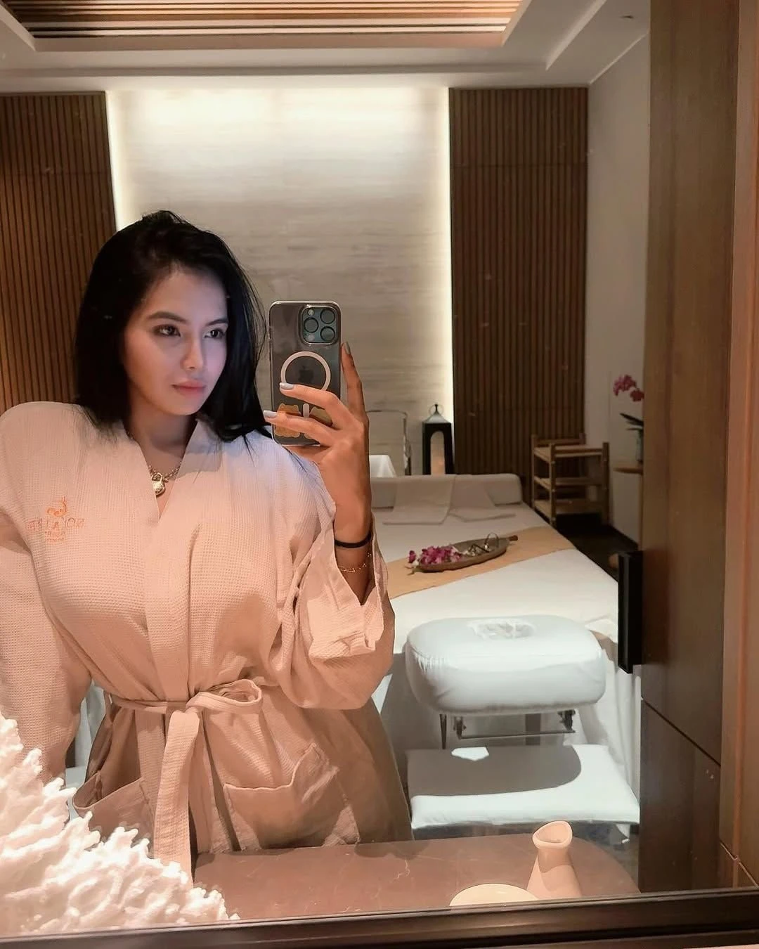 Lynh & Anal – Thai escort in Mumbai — 7 / 8