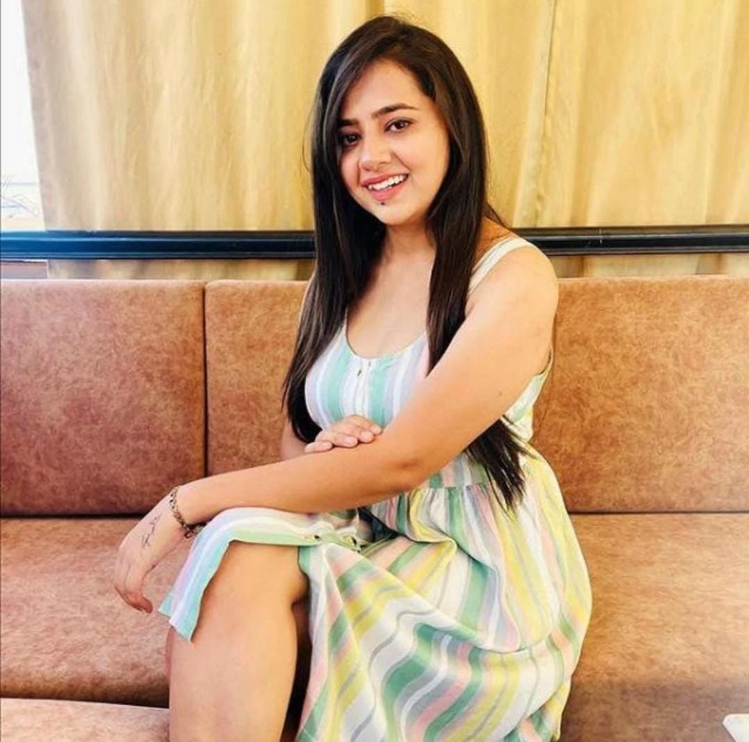 Priya Luxurious Escort – Indian escort in Mumbai — 1 / 2