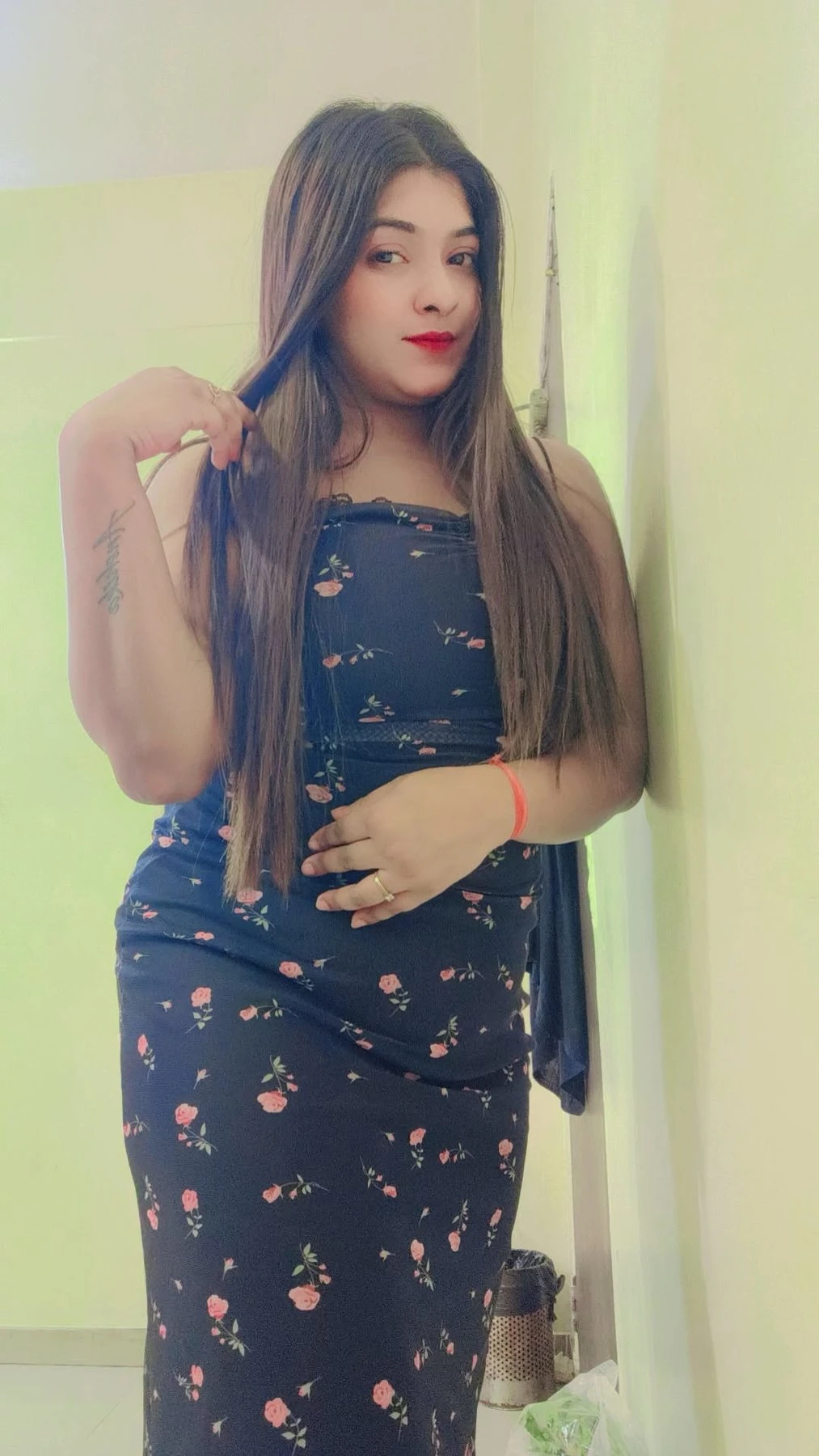 Nishu real meet incall – Indian escort in Ahmedabad — 4 / 28