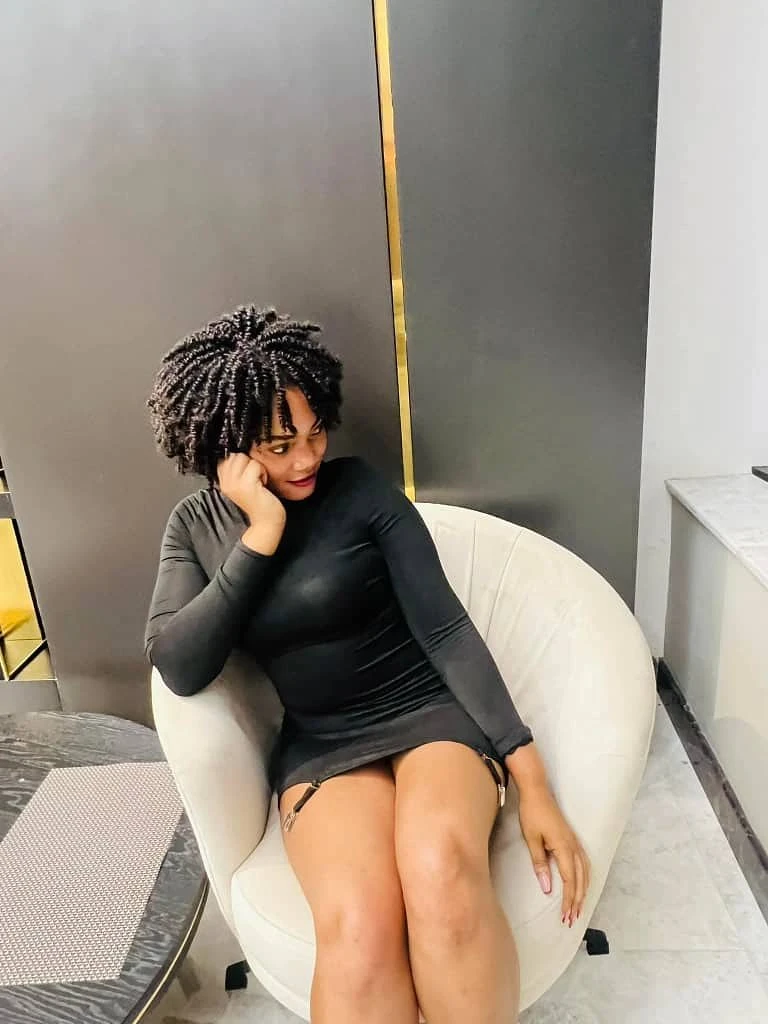 Bella – South African escort in Kathmandu — 4 / 11
