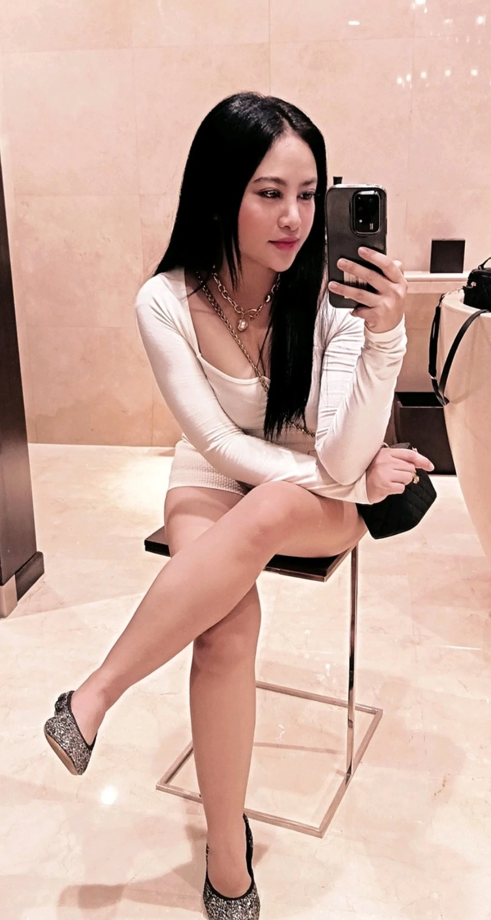 Just Landed – Malaysian escort in New Delhi — 7 / 8