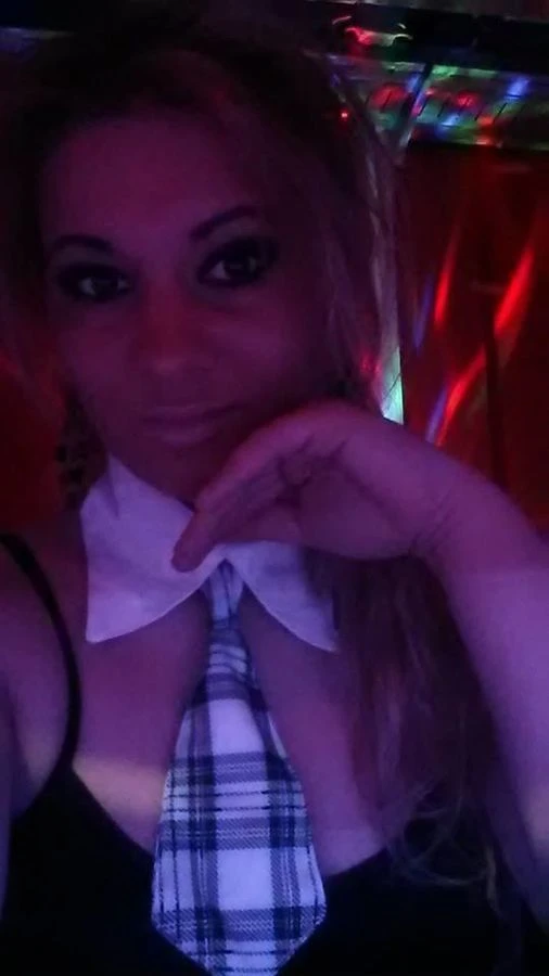Selena Carmell – Romanian escort in Bucharest — 15 / 18