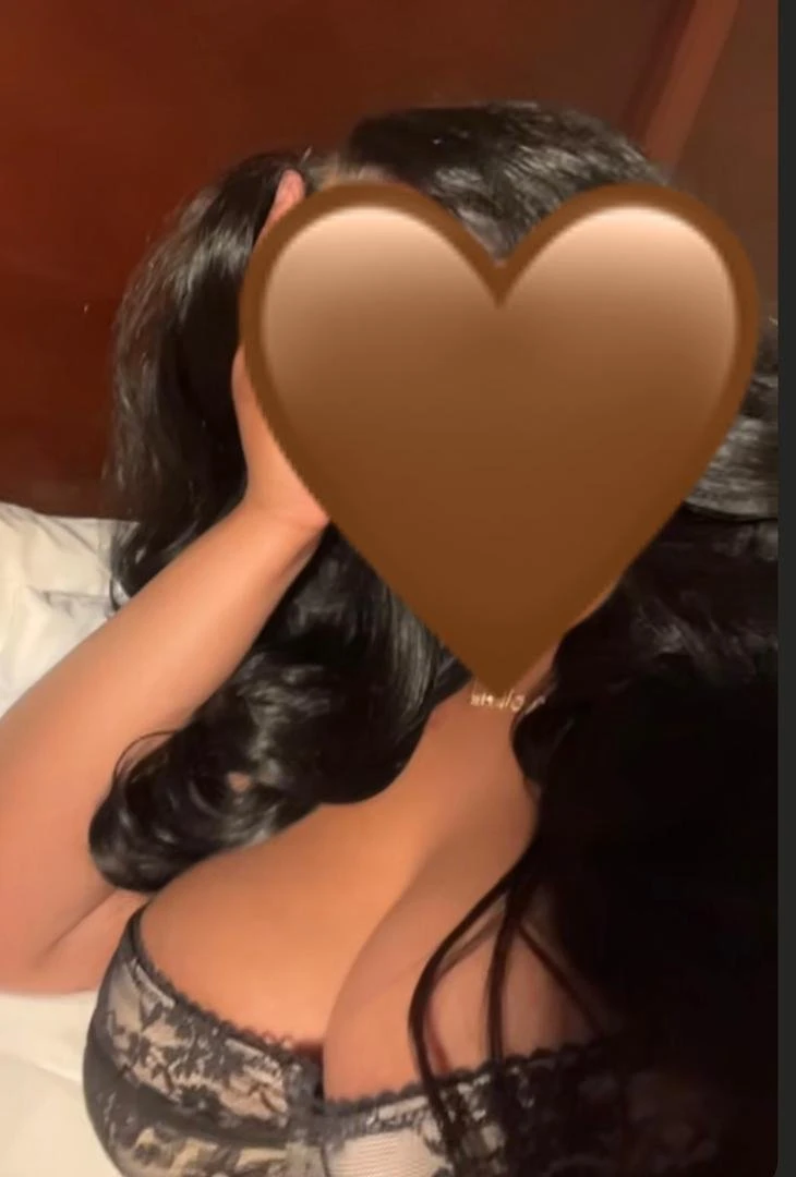 Licnna – American escort in Lomé — 3 / 5
