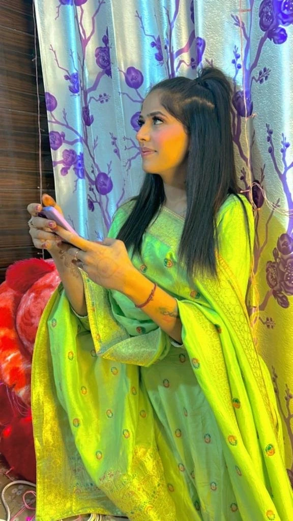 Simran Kaur, only video services – Indian escort in New Delhi — 4 / 7