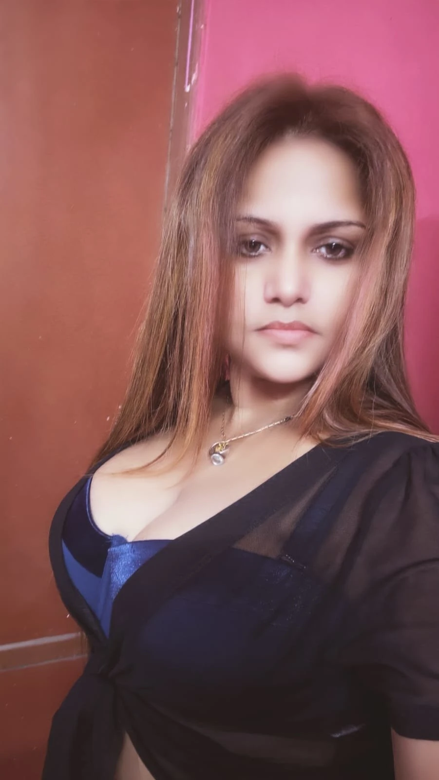 Manisha (Real & Cam) – Indian escort in Hyderabad — 2 / 4